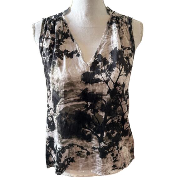 GO BY GO SILK Black and White Tank Top - Picture 1 of 5